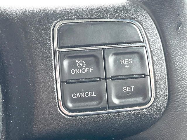 ●オートクルーズコントロール:高速道路や自動車専用道路等にて、定速巡航が可能となる便利な機能です。長距離移動の際でも疲れにくく便利にお使いいただけます♪