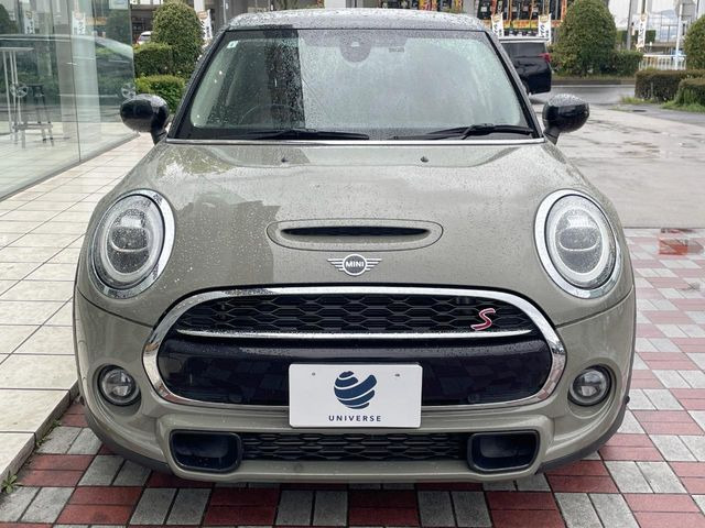 �������x�̃K���X�疌�ŝ����͂������A�㎿�ȃc���E����������B���O����_���J�����؂Ȉ��Ԃ�ی삵�A�F�����E�򉻂�h�~�B�u�e�X�v���b�V���R�[�g�v�A�u�e�v���~�b�T�R�[�g�v���炨�I�т��������܂��B