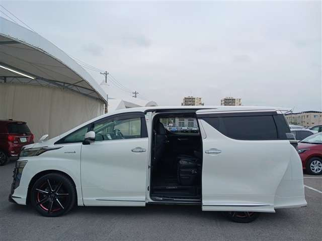 ヴェルファイアハイブリッド 2.5 ZR E-Four 4WD