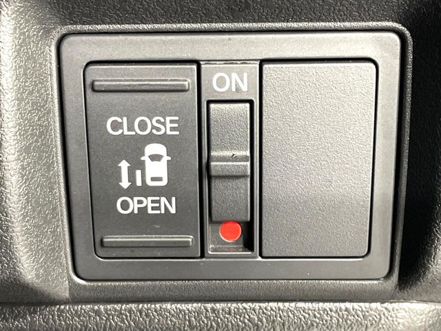 �y�p���[�X���C�h�h�A�z�X�}�[�g�L�[��^�]�Ȃ̃X�C�b�`�ŃX���C�h�h�A�̊J���\���d��������͂����ăh�A���J����K�v�������A���������q�l�ł��A�d���ו��������Ă��鎞�����N�ɊJ���߂ł��܂���