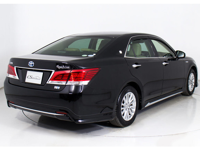 フルエアロが装着されています!お好みはいかがですか?今付いているデザイン以外にも、各ブランドのエアロを格安にてお取付け出来ます!又、エアロを外してノーマル状態にする事も出来ます!!