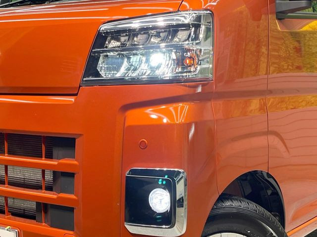 �yLED�w�b�h���C�g�z���V����ԑ��s�����ǍD�Ȏ��E���m�ۂ����S���ĉ^�]�ł��鍂�P�xLED�w�b�h���C�g�𑕔�!�_�����x�������A����d�͂��}�����Ă��܂��B