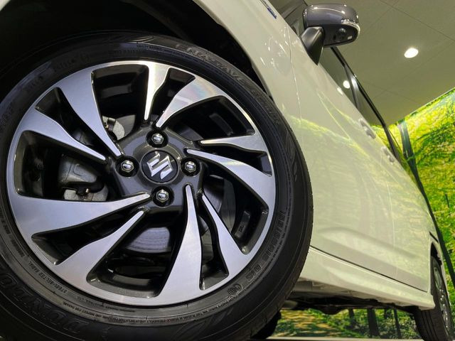 【純正15インチアルミホイール】外観にマッチした純正アルミホイールを装着しております。各種社外アルミホイールや、スタッドレスタイヤも取扱いしております。是非ご相談ください♪