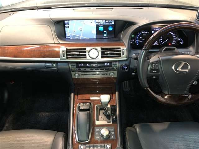 LS600hL エグゼクティブパッケージ 4WD
