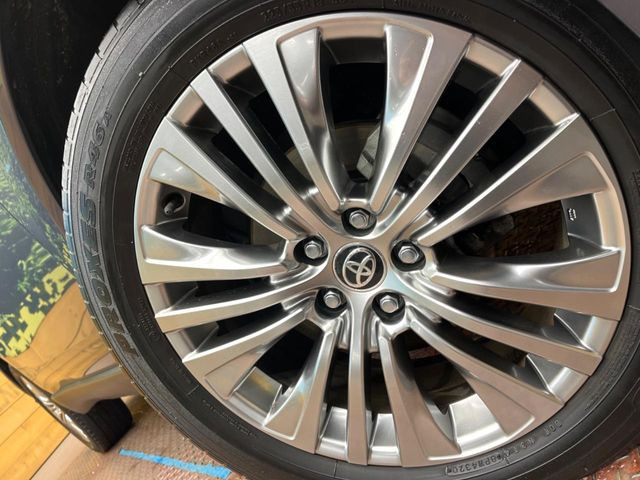 �y����19�C���`�A���~�z�C�[���z�O�ςɃ}�b�`���������A���~�z�C�[���𑕒����Ă���܂��B�e��ЊO�A���~�z�C�[����A�X�^�b�h���X�^�C�����戵�����Ă���܂��B���񂲑��k����������