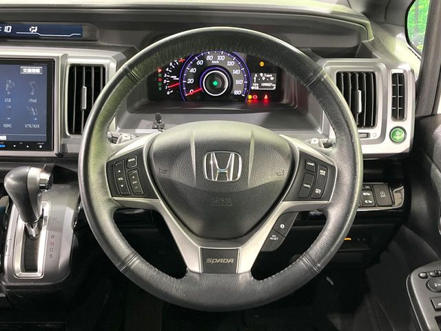 �y�����v�����X�e�A�����O�z�㎿�Ȋv���g�p���邱�ƂŁA��ɂ����������݂ƂĂ��^�]���₷���n���h���ł���