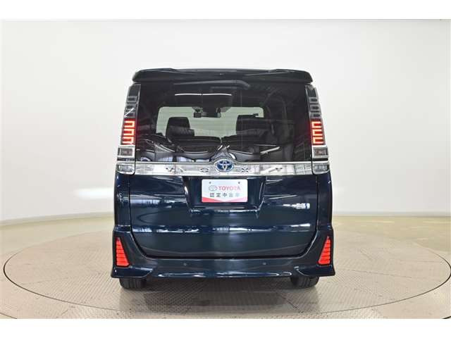 ヴォクシー1.8 ハイブリッド ZS 煌III