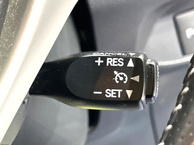 �y�N���[�Y�R���g���[���z�������H�����N���N���s�B�A�N�Z���𗣂��Ă���葬�x�ő��s���ł��A�������^�]���̕��S���y��!�����E�������ȒP�ȃX�C�b�`����Œ����ł��܂��B