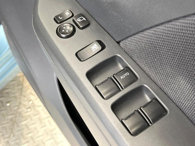 �y�d���i�[�~���[�z�T�C�h�~���[�͓d���i�[���ƂȂ��Ă���A�������ԏ�ł��L�Y�������X�N��}�����܂��B