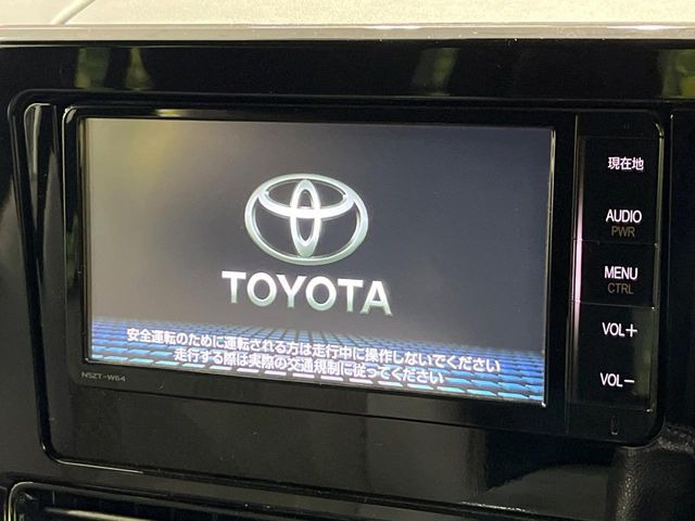 �y�����i�r�z�l�C�̏����i�r�𑕔����Ă���܂��B�i�r�̎g���₷���͂������A�I�[�f�B�I�@�\���[��!�L�����v�◷�s�͂������A�ʋ΂┃�����ȂǕ��i�̃h���C�u���y�����Ȃ�͂���