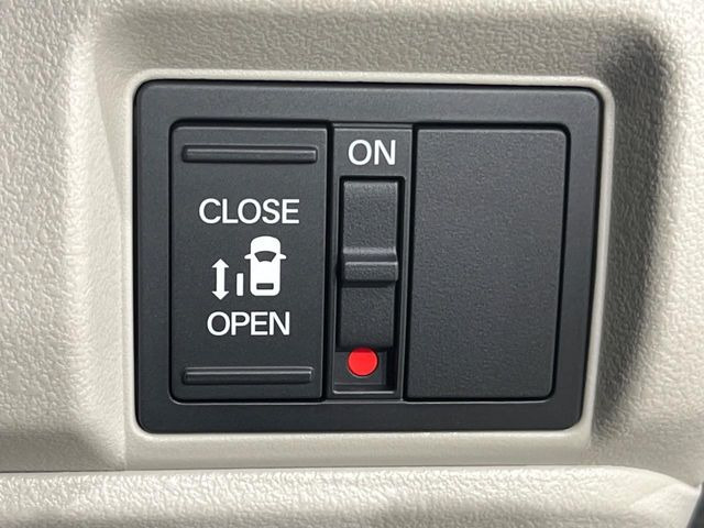 �y�p���[�X���C�h�h�A�z�X�}�[�g�L�[��^�]�Ȃ̃X�C�b�`�ŃX���C�h�h�A�̊J���\���d��������͂����ăh�A���J����K�v�������A���������q�l�ł��A�d���ו��������Ă��鎞�����N�ɊJ���߂ł��܂���