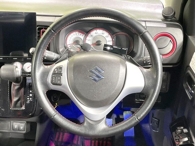 �y�����v�����X�e�A�����O�z�㎿�Ȋv���g�p���邱�ƂŁA��ɂ����������݂ƂĂ��^�]���₷���n���h���ł���