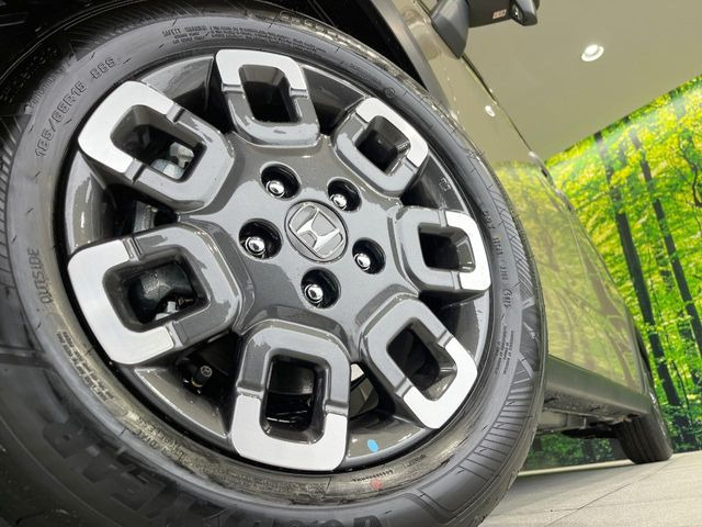 �y����15�C���`�A���~�z�C�[���z�O�ςɃ}�b�`���������A���~�z�C�[���𑕒����Ă���܂��B�e��ЊO�A���~�z�C�[����A�X�^�b�h���X�^�C�����戵�����Ă���܂��B���񂲑��k����������