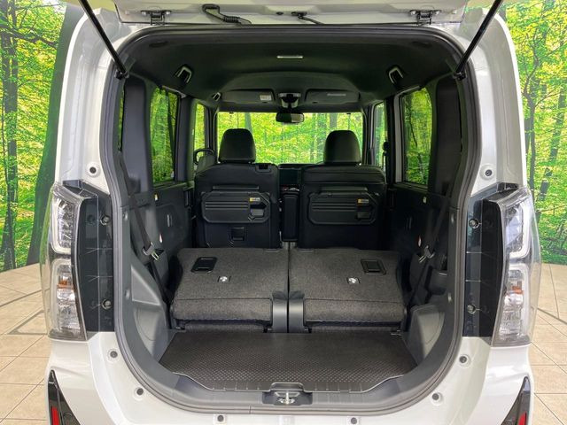 ���i�̂���������ʋ΁A���}���ɏ\���ȉ׎��X�y�[�X���m�ۂ��Ă���܂��B�Z�J���h�V�[�g��|���ƁA�傫�ȉו��̐ύڂ��\�ł���