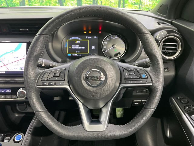 �y�����v�����X�e�A�����O�z�㎿�Ȋv���g�p���邱�ƂŁA��ɂ����������݂ƂĂ��^�]���₷���n���h���ł���