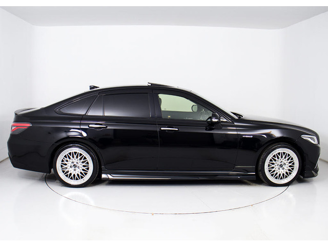 19インチアルミホイール装着済みです!アルミホイールの変更も可能です!お客様のお好みの1台を作成可能となります!※詳細はスタッフまでお尋ねください。