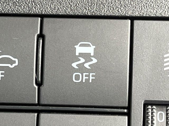 �y������h�~���u�z�ԗ��̉���������m����ƁA�����I�Ɏԗ��̐i�s������ۂ悤�Ɏԗ��𐧌䂵�܂��B�J�̓��ȂǊ���₷���H�ʏ󋵂ł����S�ȉ^�]���\�ł��B