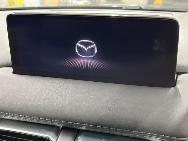 �y10.25�C���`�}�c�_�R�l�N�g�z�ԓ��̕��͋C�Ƀ}�b�`������^�f�B�X�v���C�B�X�}�z�ڑ��ł̃i�r�g�p��Bluetooth�Đ����A�l�X�ȋ@�\���y���߂܂��B�����I�ȃ_�C�������삪�\�ŁA�g��������ǍD�ł��B