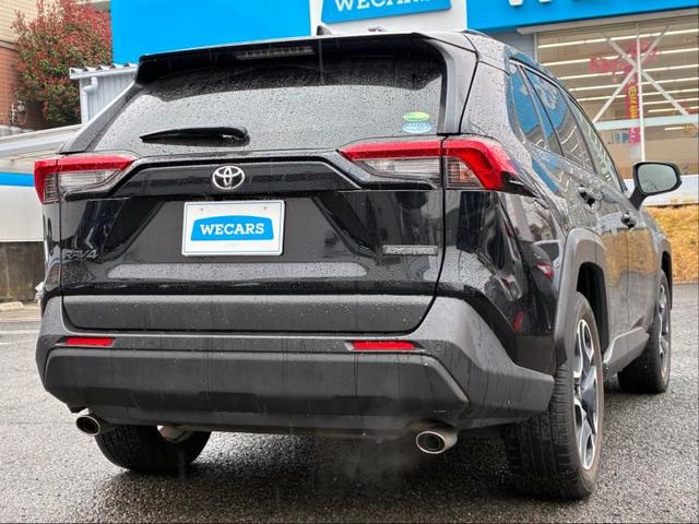 RAV42.0 アドベンチャー 4WD