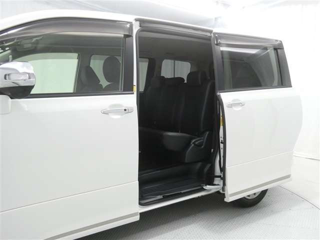 ヴォクシー2.0 ZS 煌III