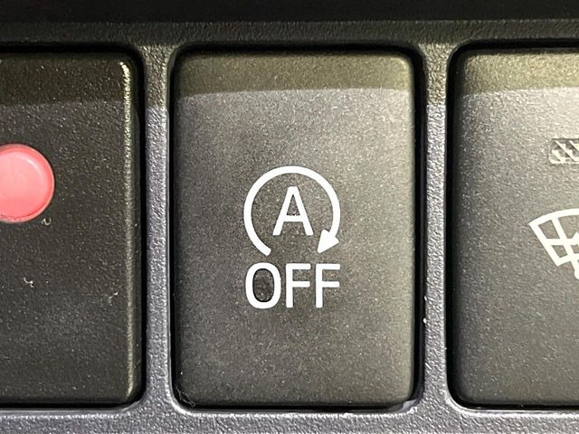 �y�A�C�h�����O�X�g�b�v�z�ԐM����a�؂Œ�Ԃ����ۂɃG���W�����~���A���ʂȔR���̏����}���܂��B�R��������ی�ɂȂ���@�\��G���W���̓u���[�L�𗣂��΍Ďn�����܂��B