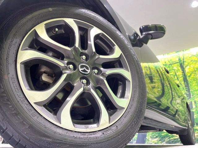 �y����16�C���`�A���~�z�C�[���z�O�ςɃ}�b�`���������A���~�z�C�[���𑕒����Ă���܂��B�e��ЊO�A���~�z�C�[����A�X�^�b�h���X�^�C�����戵�����Ă���܂��B���񂲑��k����������