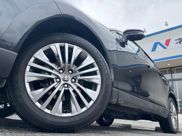 �y����19�C���`�A���~�z�C�[���z�O�ςɃ}�b�`���������A���~�z�C�[���𑕒����Ă���܂��B�e��ЊO�A���~�z�C�[����A�X�^�b�h���X�^�C�����戵�����Ă���܂��B���񂲑��k����������