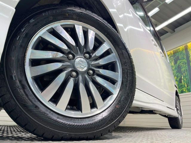 �y����14�C���`�A���~�z�C�[���z�O�ςɃ}�b�`���������A���~�z�C�[���𑕒����Ă���܂��B�e��ЊO�A���~�z�C�[����A�X�^�b�h���X�^�C�����戵�����Ă���܂��B���񂲑��k����������