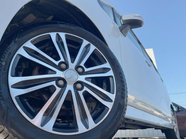 �y�����A���~�z�C�[���z�O�ςɃ}�b�`���������A���~�z�C�[���𑕒����Ă���܂��B�e��ЊO�A���~�z�C�[����A�X�^�b�h���X�^�C�����戵�����Ă���܂��B���񂲑��k����������