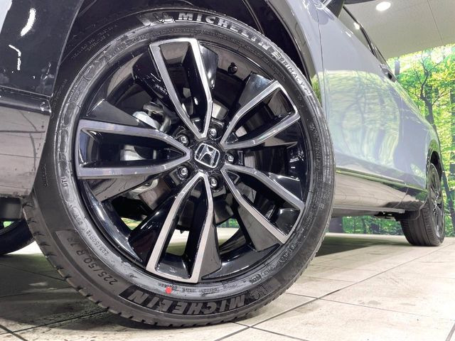 �y����16�C���`�A���~�z�C�[���z�O�ςɃ}�b�`���������A���~�z�C�[���𑕒����Ă���܂��B�e��ЊO�A���~�z�C�[����A�X�^�b�h���X�^�C�����戵�����Ă���܂��B���񂲑��k����������