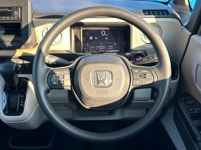 ステアリングも使用感が少なく、きれいな状態となっております♪