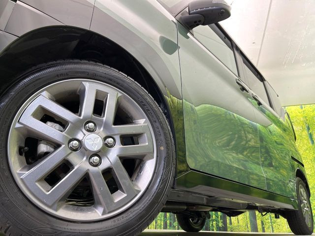 �y����15�C���`�A���~�z�C�[���z�O�ςɃ}�b�`���������A���~�z�C�[���𑕒����Ă���܂��B�e��ЊO�A���~�z�C�[����A�X�^�b�h���X�^�C�����戵�����Ă���܂��B���񂲑��k����������