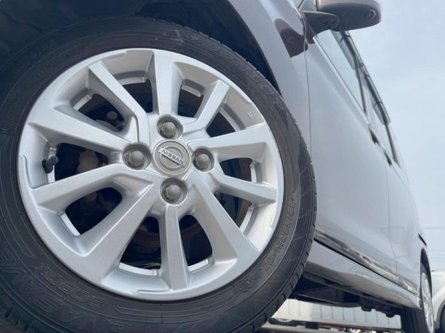 �y�����A���~�z�C�[���z�O�ςɃ}�b�`���������A���~�z�C�[���𑕒����Ă���܂��B�e��ЊO�A���~�z�C�[����A�X�^�b�h���X�^�C�����戵�����Ă���܂��B���񂲑��k����������