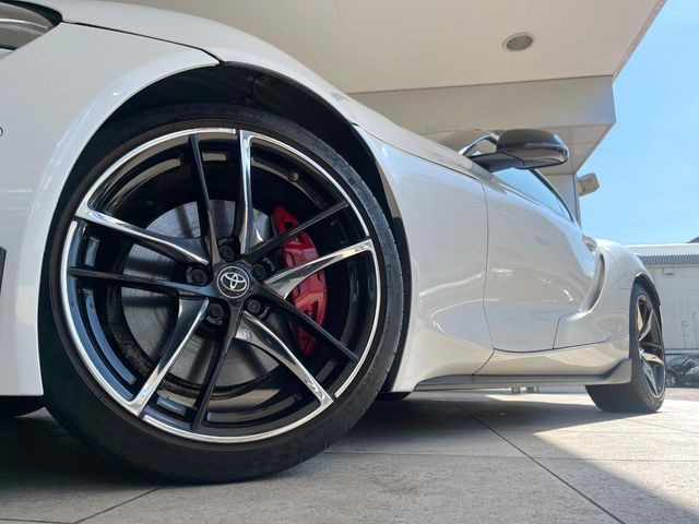 【純正19インチアルミホイール】外観にマッチした純正アルミホイールを装着しております。各種社外アルミホイールや、スタッドレスタイヤも取扱いしております。是非ご相談ください♪