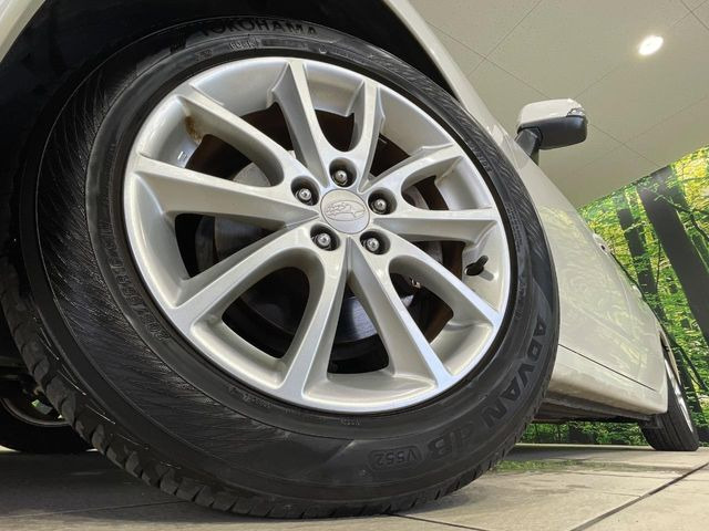 �y����16�C���`�A���~�z�C�[���z�O�ςɃ}�b�`���������A���~�z�C�[���𑕒����Ă���܂��B�e��ЊO�A���~�z�C�[����A�X�^�b�h���X�^�C�����戵�����Ă���܂��B���񂲑��k����������