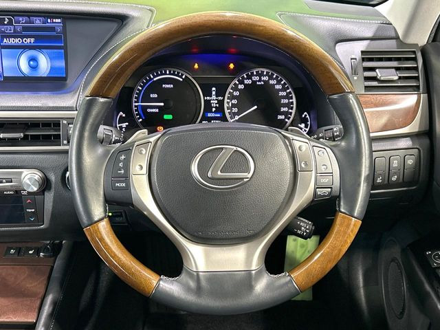 �y�����v�����X�e�A�����O�z�㎿�Ȋv���g�p���邱�ƂŁA��ɂ����������݂ƂĂ��^�]���₷���n���h���ł���