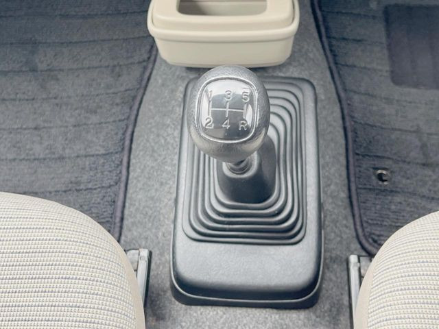 【フロア5速MT】走りの5速MT!!スポーティーな走行をお楽しみいただけます♪