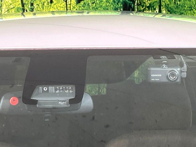 �y�g���^�Z�[�t�e�B�Z���X�z���s���ɑO���̎ԗ�����F�����A�Փ˂������Ȏ��͌x��ƃu���[�L�ŏՓˉ���Ɣ�Q�y�����A�V�X�g�B�����S�Ƀh���C�u�����y���݂��������܂��B