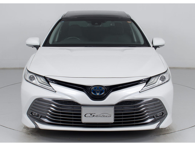 禁煙車です!室内は嫌なニオイも無く、すごく綺麗な状態です!禁煙車・・特にセダンタイプのお車では少ないですよね!!タバコのニオイが苦手なお客様必見です!快適にご乗車頂けます!!