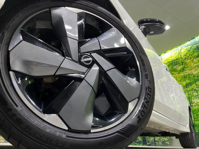 �y����17�C���`�A���~�z�C�[���z�O�ςɃ}�b�`���������A���~�z�C�[���𑕒����Ă���܂��B�e��ЊO�A���~�z�C�[����A�X�^�b�h���X�^�C�����戵�����Ă���܂��B���񂲑��k����������