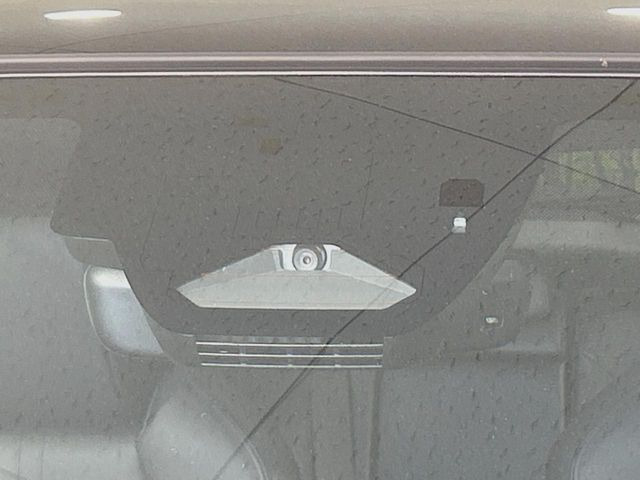 �y�g���^�Z�[�t�e�B�Z���X�z���s���ɑO���̎ԗ�����F�����A�Փ˂������Ȏ��͌x��ƃu���[�L�ŏՓˉ���Ɣ�Q�y�����A�V�X�g�B�����S�Ƀh���C�u�����y���݂��������܂��B