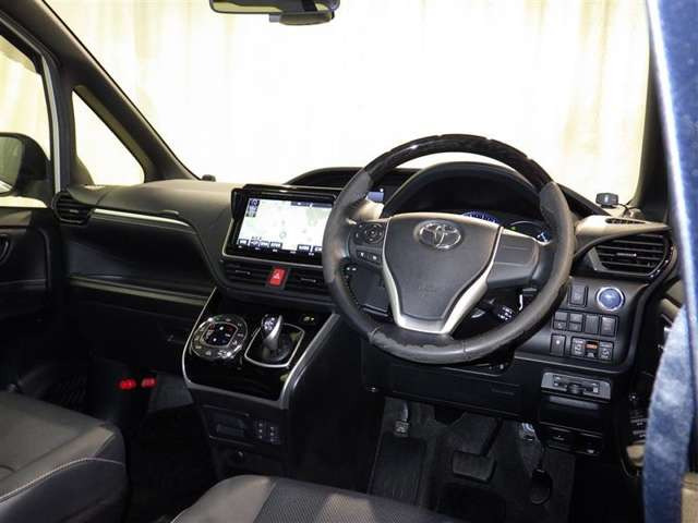 エスクァイアハイブリッド1.8 Gi