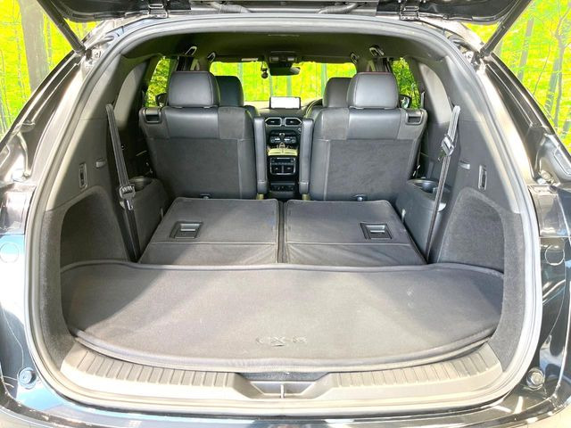 後席を格納すると、これだけの広さが!シーンに合わせたシートアレンジで、大きな荷物も積むことが出来ます♪