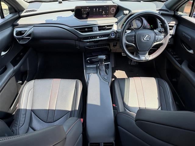 UX250h Fスポーツ