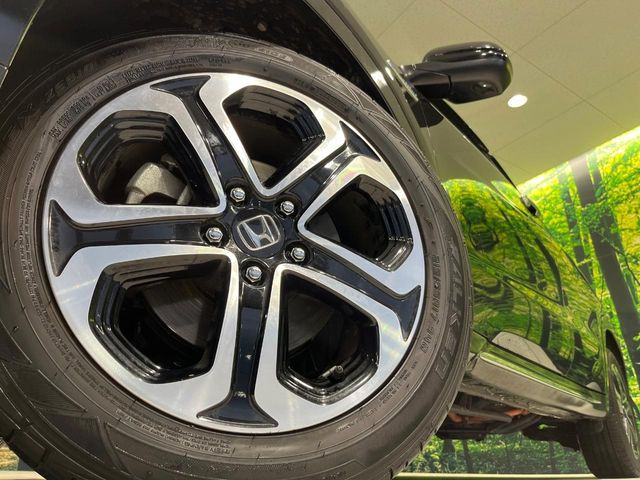 �y����17�C���`�A���~�z�C�[���z�O�ςɃ}�b�`���������A���~�z�C�[���𑕒����Ă���܂��B�e��ЊO�A���~�z�C�[����A�X�^�b�h���X�^�C�����戵�����Ă���܂��B���񂲑��k����������