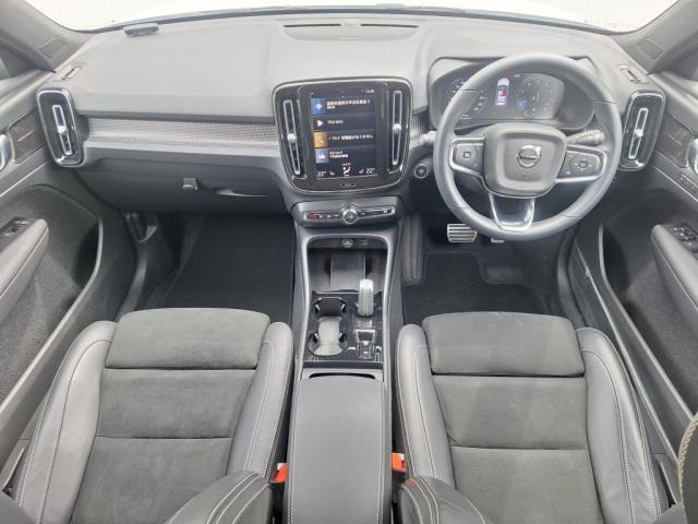 XC40B4 AWD Rデザイン 4WD