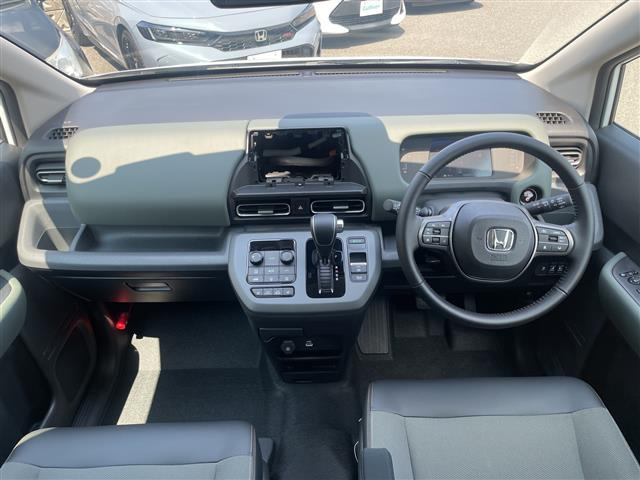 フリード1.5 e:HEV クロスター