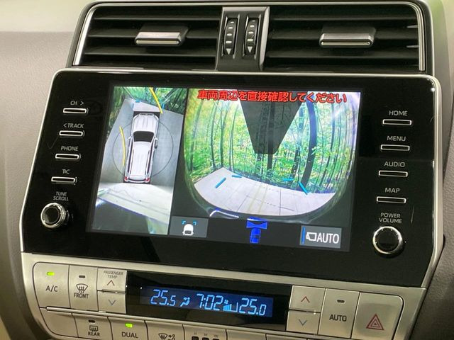 �y�p�m���~�b�N�r���[���j�^�[�z��p�̃J�����ɂ��A�ォ�猩���낵���悤�Ȏ��_��360�x�N���}�̎��͂��m�F���邱�Ƃ��ł��܂������p�������m�F���₷���A�����ꏊ�ł̐؂�Ԃ��⒓�Ԃ��X���[�Y�ɍs���܂��B