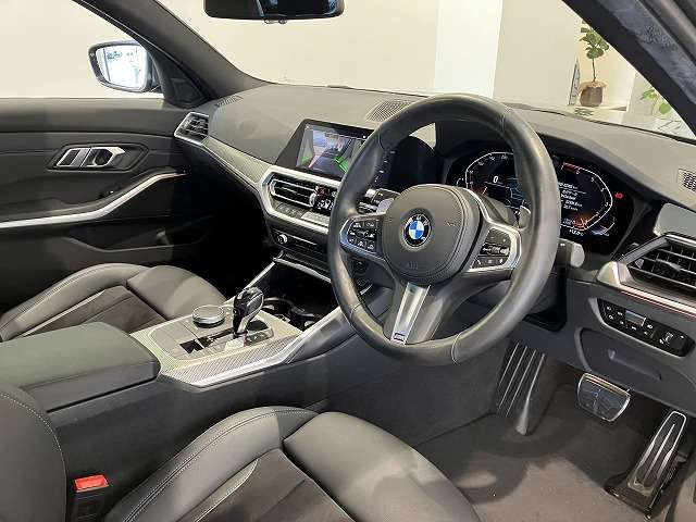 3シリーズセダン320i Mスポーツ