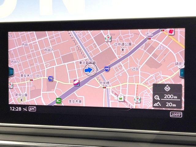 �������i�r:��̊��̂���i�r�́A����������ԓ������o���Ă���܂��B�I�[�f�B�I�@�\���[�����Ă���܂��̂ŁA�^�]�����y���߂܂���